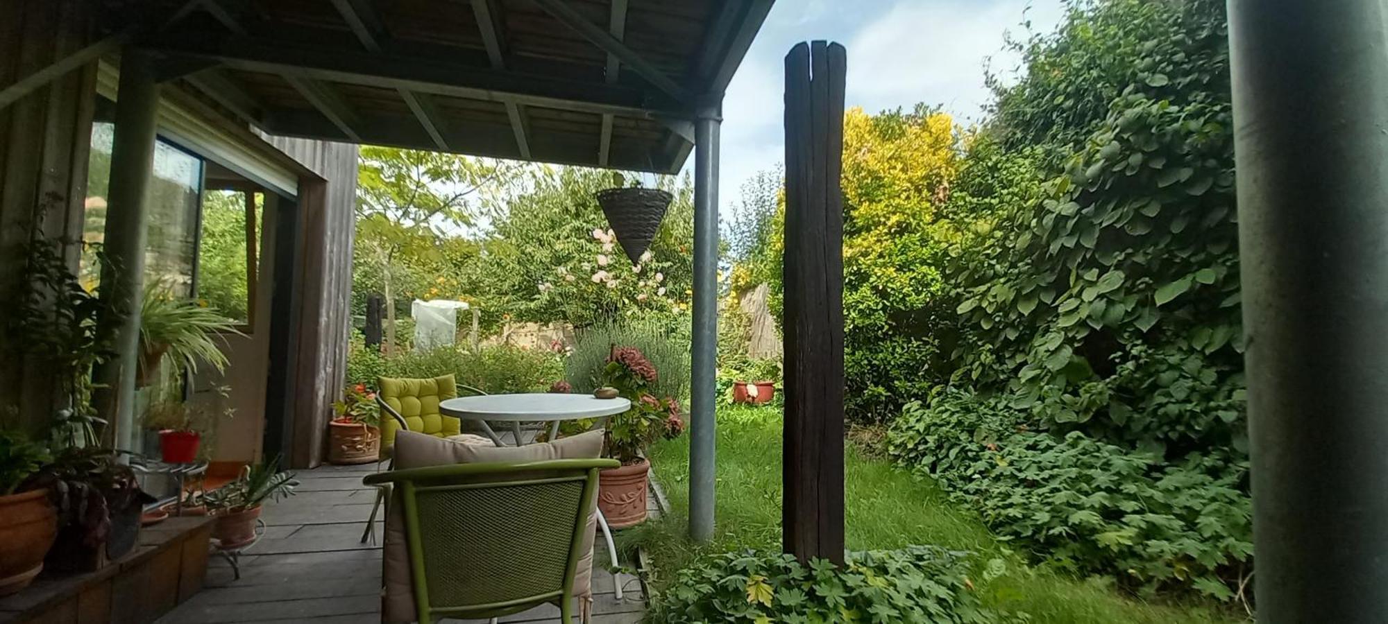 Avec Terrasse Chez Anne Homestay